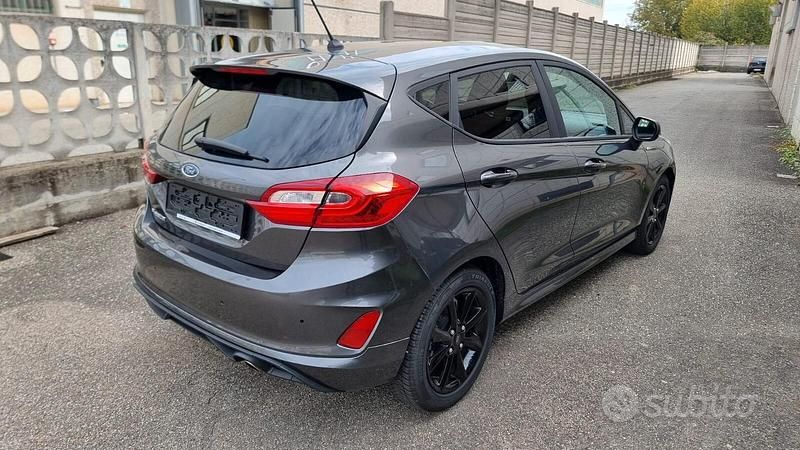 Usata Ford Fiesta ST-Line 86 CV (63 kW) 2018 Grigio Berlina