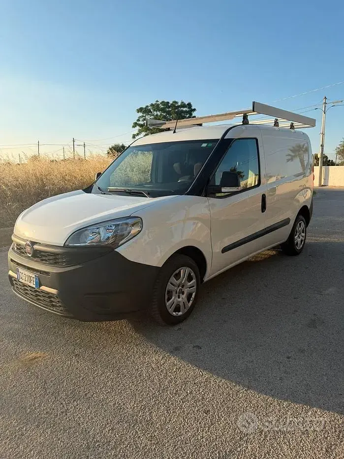 Usata Fiat Doblò S 105 CV (77 kW) 2021 Bianco Monovolume