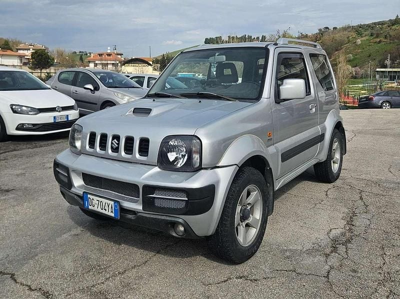 Usata Suzuki Jimny 86 CV (63 kW) 2007 Argento SUV