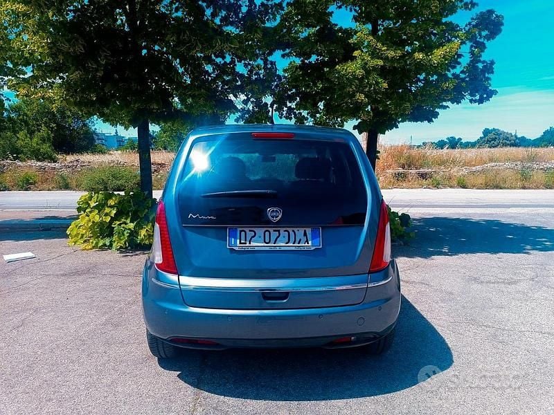 Usata Lancia Musa 2012 Grigio Monovolume