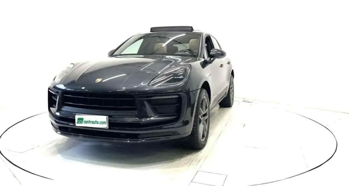 Usata Porsche Macan 265 CV (194 kW) 2022 Grigio vulcano SUV