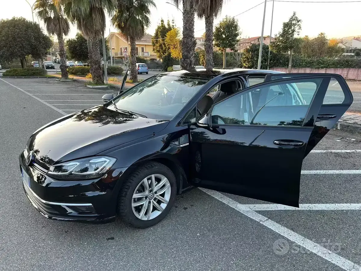 Usata VW Golf VII 122 CV (89 kW) 2018 Nero Utilitaria