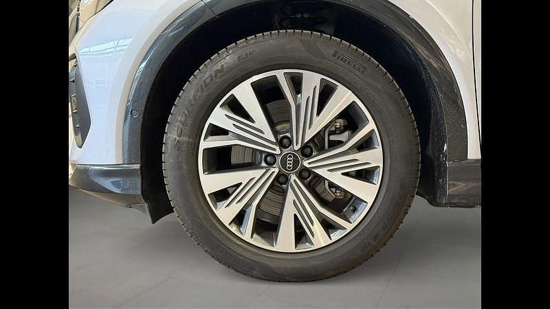 Usata Audi Q4 e-tron Ambiente 150 kW (204 CV) 2023 Argento SUV