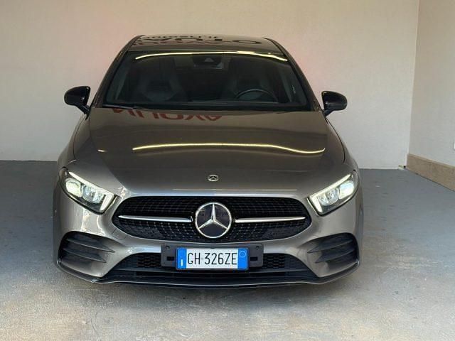 Usata Mercedes A180 AMG line 116 CV (85 kW) 2022 Grigio Berlina