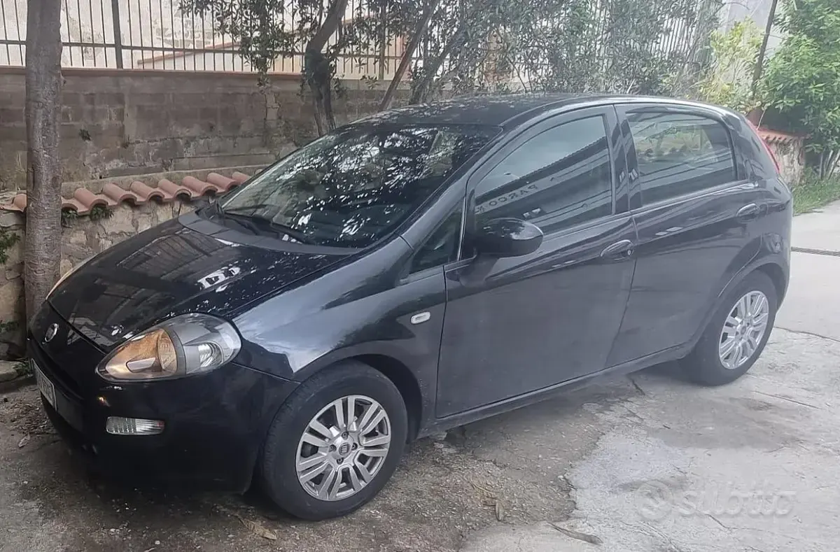 Usata Fiat Grande Punto 65 CV (47 kW) 2016 Nero Utilitaria