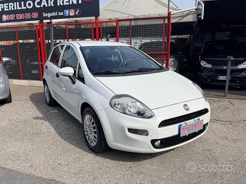 Usata Fiat Punto Lounge 77 CV (56 kW) 2016 Bianco Utilitaria