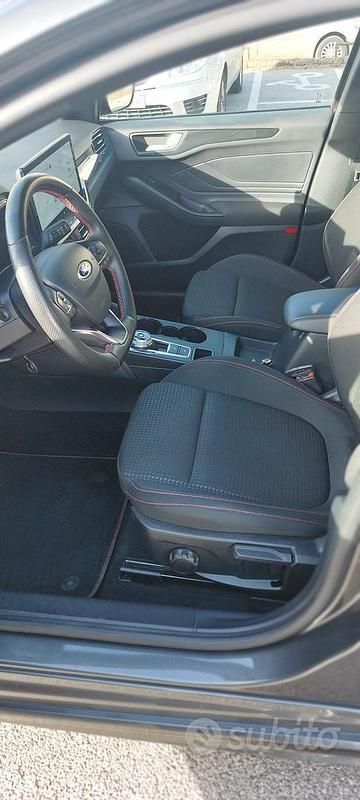 Usata Ford Focus ST-Line X 115 CV (84 kW) 2023 Grigio Berlina