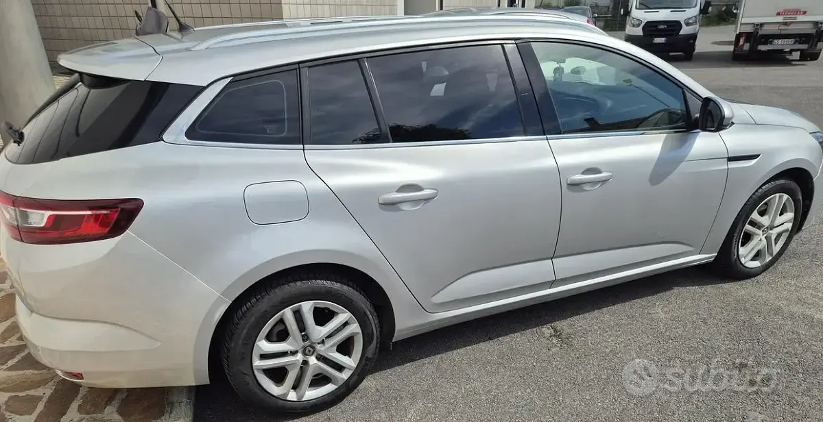Usata Renault Mégane GrandTour Business 116 CV (85 kW) 2019 Grigio Station wagon