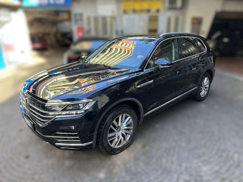 Blu/azzurro Usata 2019 VW Touareg Advance SUV | 41.800 € (Buon prezzo) - Immagine 1/4