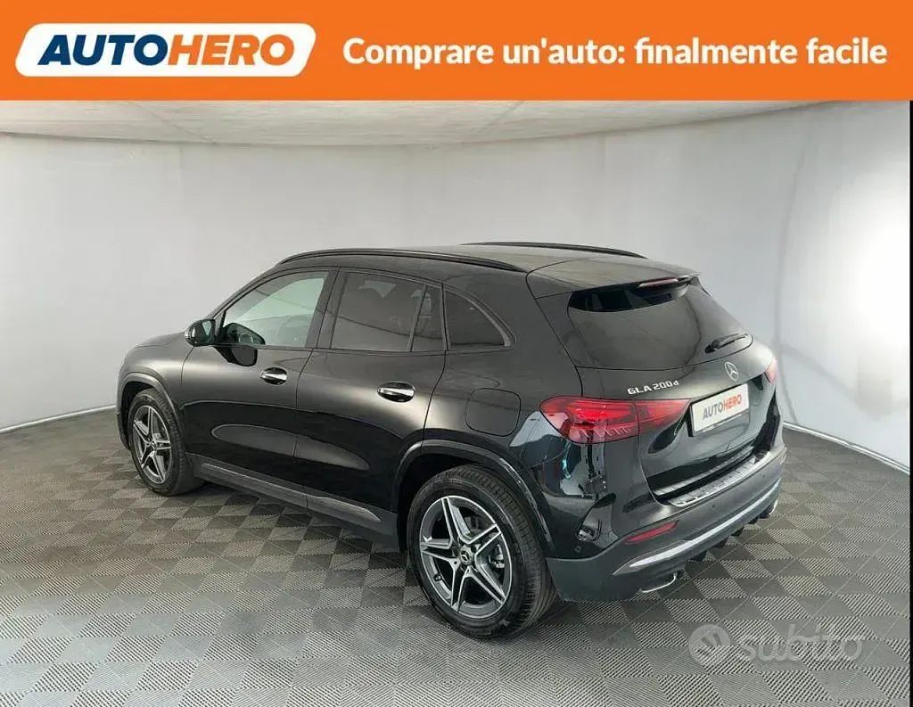 Usata Mercedes GLA200 AMG Line Premium Plus 150 CV (110 kW) 2024 Nero SUV
