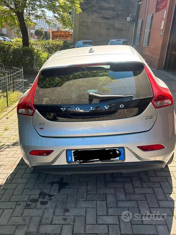 Gebraucht Volvo V40 115 PS (84 kW) 2015 Grau Limousine