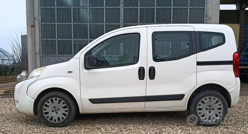 Usata Fiat Qubo Trekking 75 CV (55 kW) 2011 Bianco Monovolume