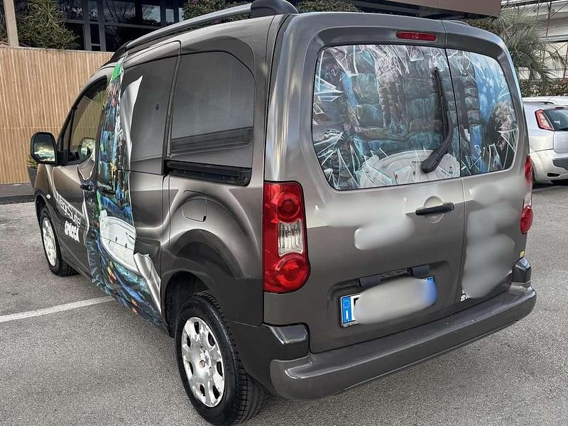 Usata Peugeot TePee Access 92 CV (67 kW) 2012 Nero Station wagon