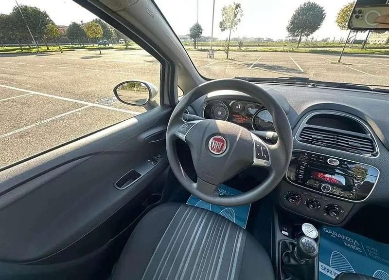 Usata Fiat Grande Punto 69 CV (50 kW) 2005 Grigio Utilitaria