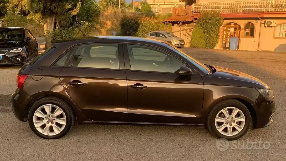 Usata Audi A1 Ambition 90 CV (66 kW) 2014 Marrone Utilitaria
