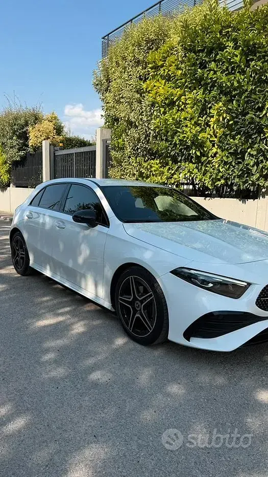 Usata Mercedes A180 AMG Line Premium Plus 116 CV (85 kW) 2023 Bianco Berlina