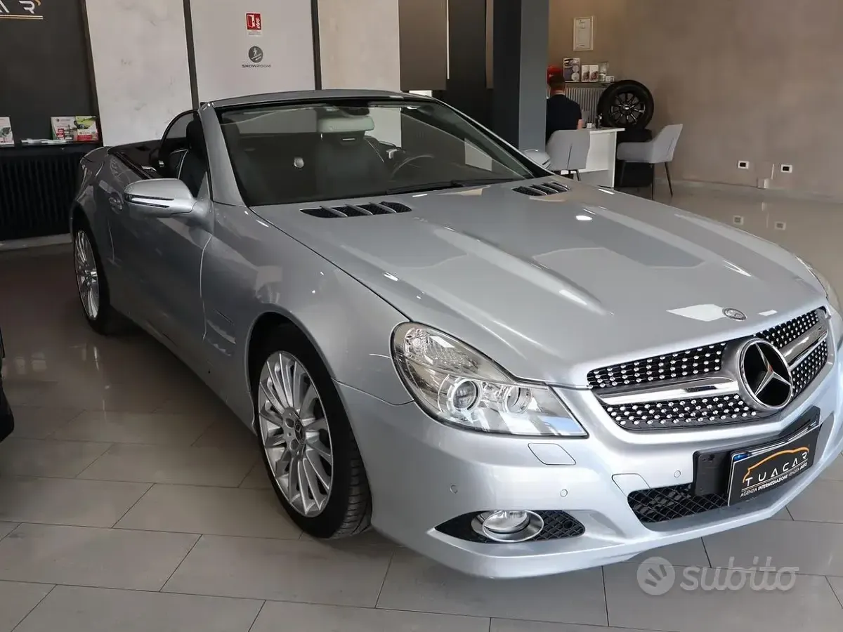 Usata Mercedes SL350 Chrome 315 CV (231 kW) 2008 Grigio Cabrio