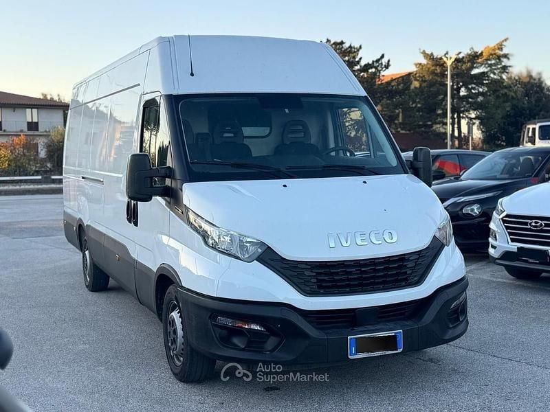 Usata Iveco Daily 155 CV (114 kW) 2020 Bianco Berlina