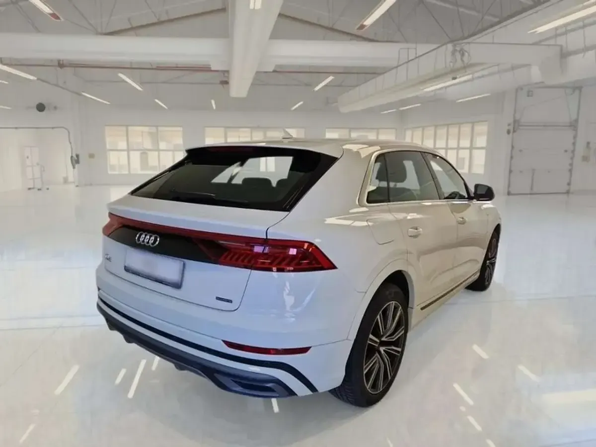 Usata Audi Q8 Sport 231 CV (169 kW) 2022 Bianco SUV