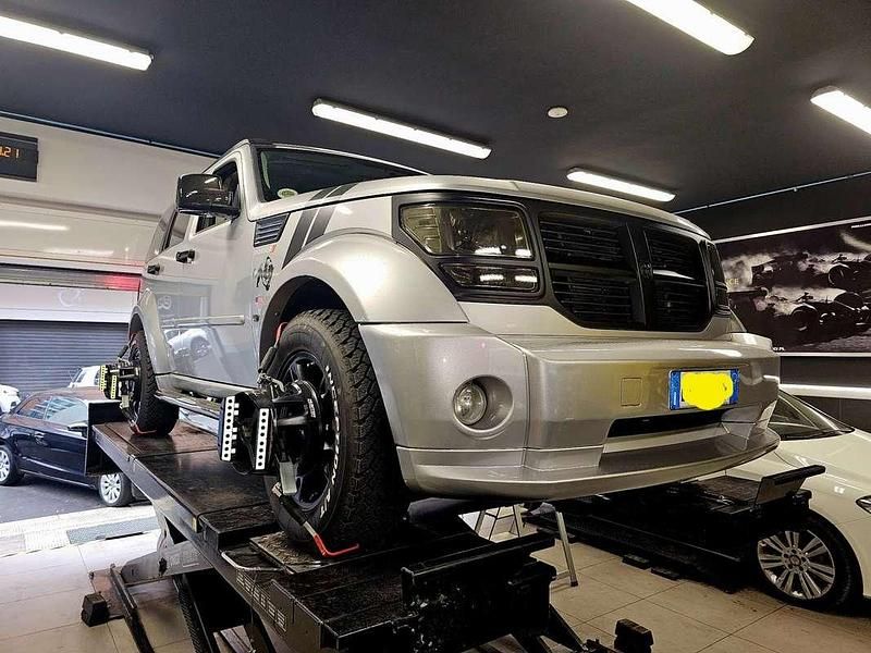 Usata Dodge Nitro SXT 177 CV (130 kW) 2007 Argento SUV