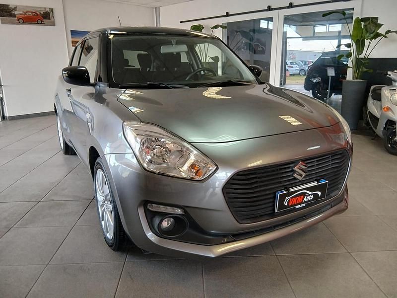 Usata Suzuki Swift 89 CV (65 kW) 2020 Grigio Berlina