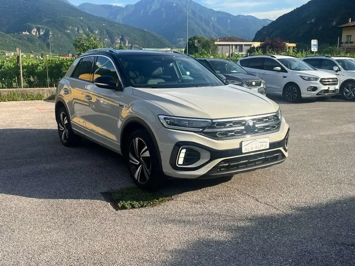 Usata VW T-Roc Style 150 CV (110 kW) 2023 Beige SUV