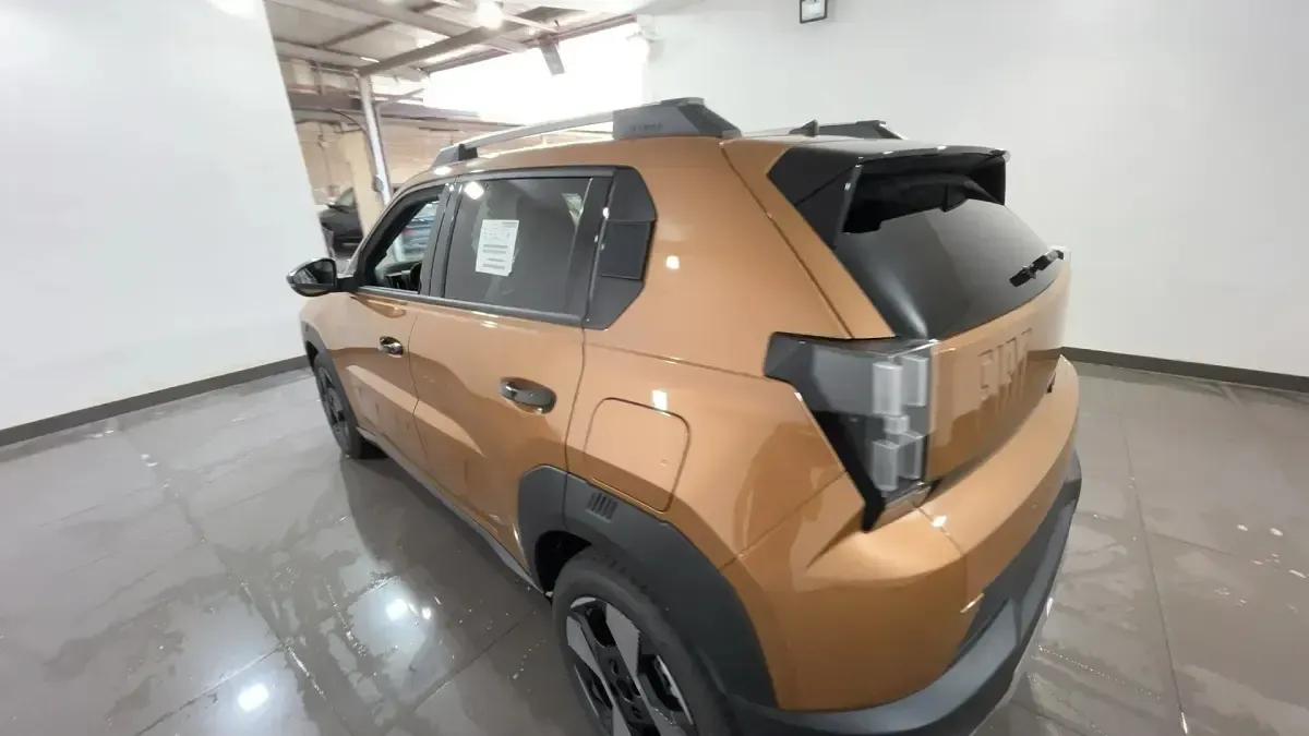 Nuova Fiat Grande Panda La Prima 100 CV (73 kW) 2026 724bronzo luna Utilitaria