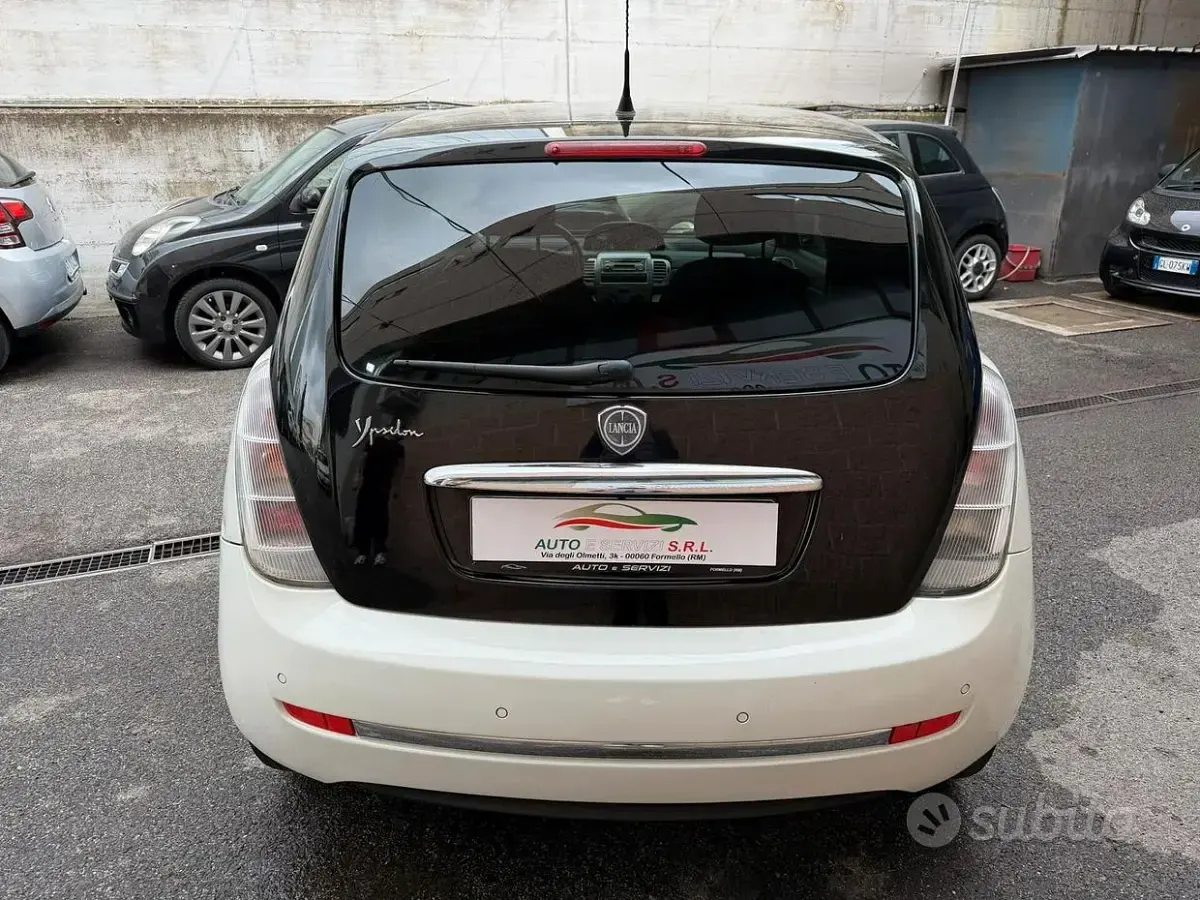 Usata Lancia Ypsilon 60 CV (44 kW) 2010 Bianco Utilitaria