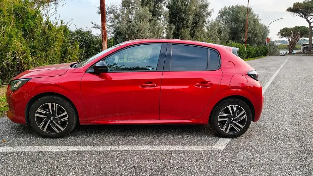 Usata Peugeot 208 75 CV (55 kW) 2022 Utilitaria