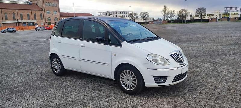 Usata Lancia Musa 90 CV (66 kW) 2010 Bianco Monovolume