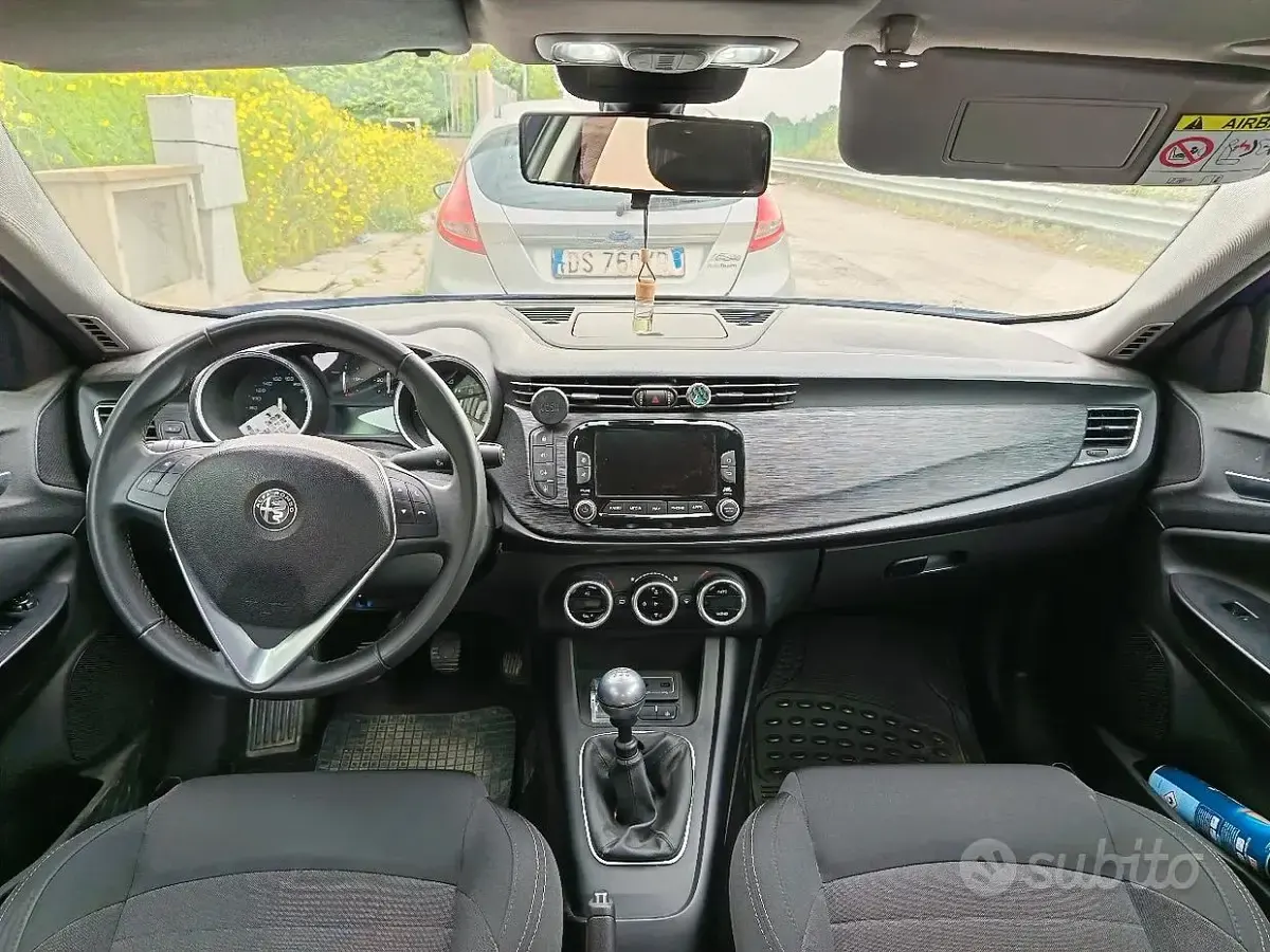 Usata Alfa Romeo Giulietta 109 CV (80 kW) 2018 Blu Utilitaria