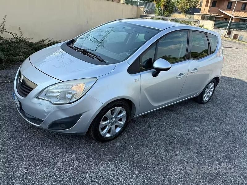 Usata Opel Meriva 120 CV (88 kW) 2012 Grigio Monovolume