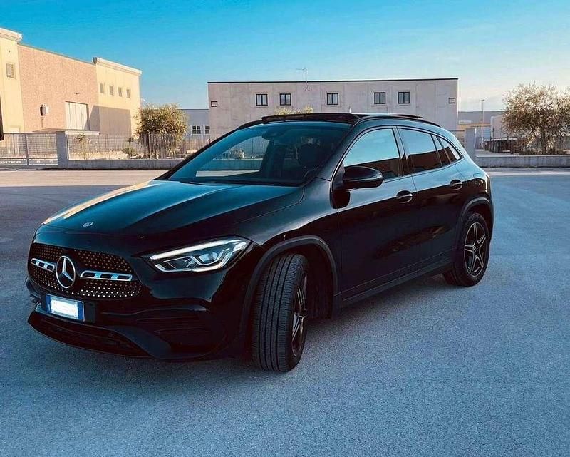 Usata Mercedes GLA200 Premium 150 CV (110 kW) 2023 Nero SUV