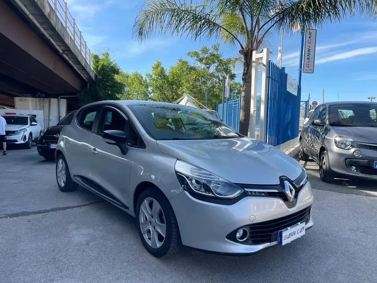 Usata Renault Clio IV 75 CV (55 kW) 2013 Argento Berlina