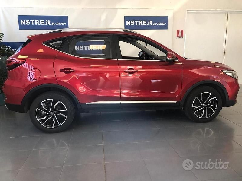Usata MG ZS Luxury 111 CV (81 kW) 2024 Rosso SUV