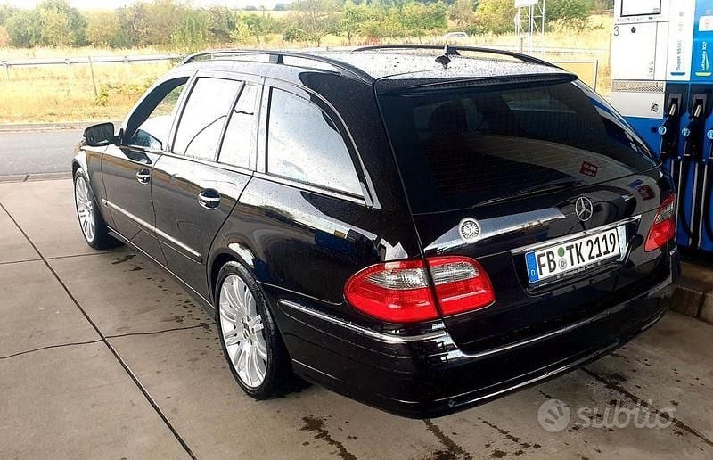 Usata Mercedes E220 Avantgarde 170 CV (125 kW) 2009 Nero Station wagon