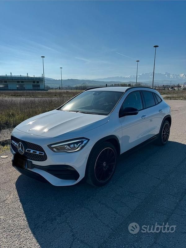 Usata Mercedes GLA180 Premium 136 CV (100 kW) 2022 Bianco SUV