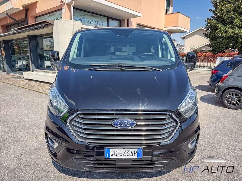 Usata Ford Tourneo Custom Titanium 185 CV (136 kW) 2021 Nero Furgone
