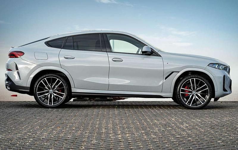 Usado BMW X6 M Sport 298 HP (219 kW) 2024 Cinzento SUV