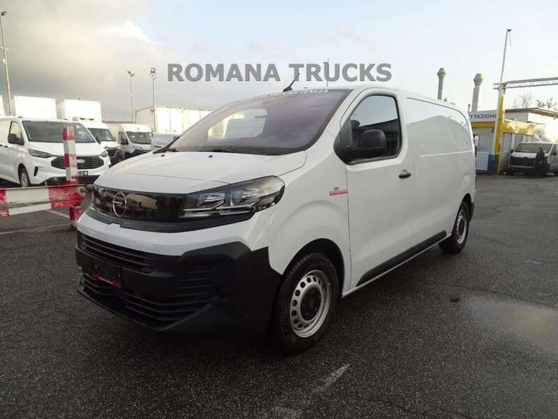 Usata Opel Vivaro 120 CV (88 kW) 2024 Bianco pastello Monovolume