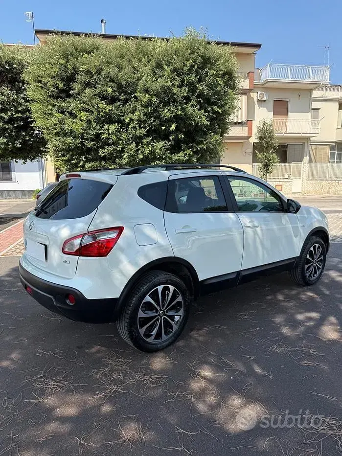 Usata Nissan Qashqai Tekna 110 CV (80 kW) 2013 Bianco SUV