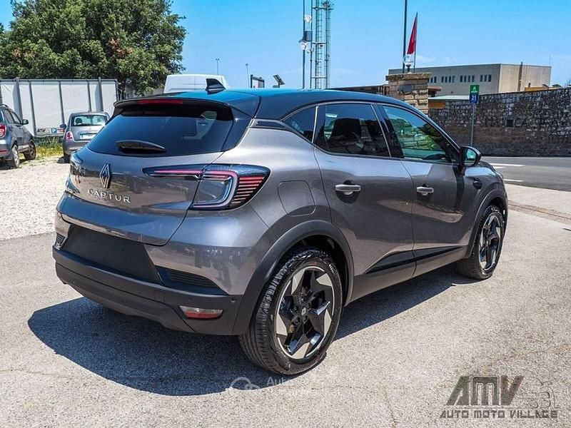Nuova Renault Captur Techno 101 CV (74 kW) 2025 Grigio SUV