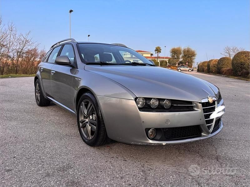 Usata Alfa Romeo 159 170 CV (125 kW) 2010 Grigio Station wagon