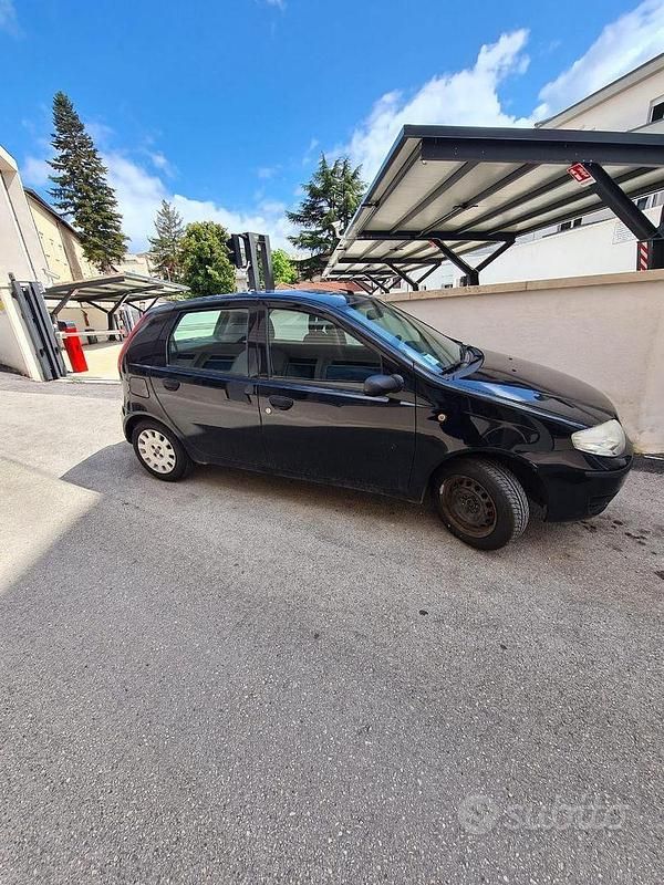 Usata Fiat Punto 60 CV (44 kW) 2009 Nero Utilitaria