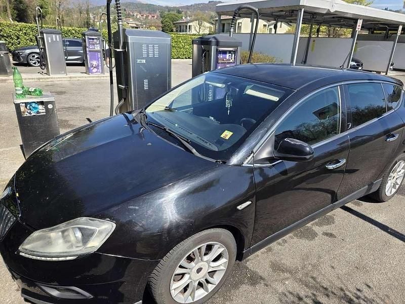 Usata Lancia Delta 120 CV (88 kW) 2008 Utilitaria