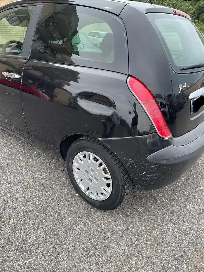 Usata Lancia Ypsilon 95 CV (69 kW) 2006 Nero Utilitaria