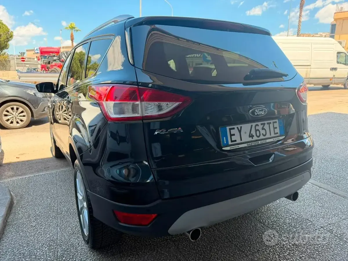 Usata Ford Kuga Titanium 150 CV (110 kW) 2015 Nero SUV