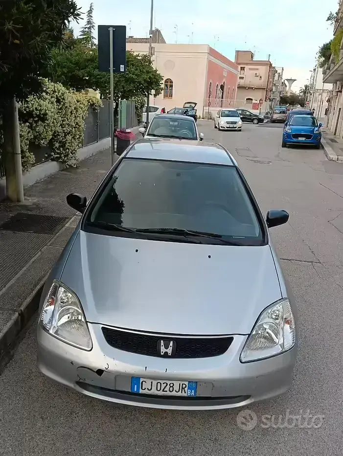 Usata Honda Civic 100 CV (73 kW) 2003 Grigio Berlina