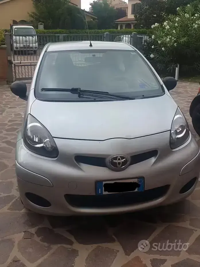 Usata Toyota Aygo 68 CV (50 kW) 2012 Utilitaria