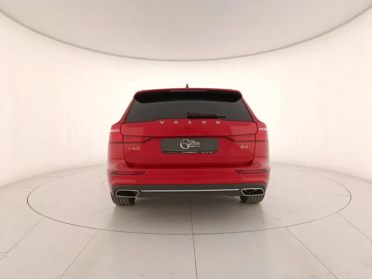 Usata Volvo V60 Inscription 197 CV (144 kW) 2021 Rosso met Station wagon